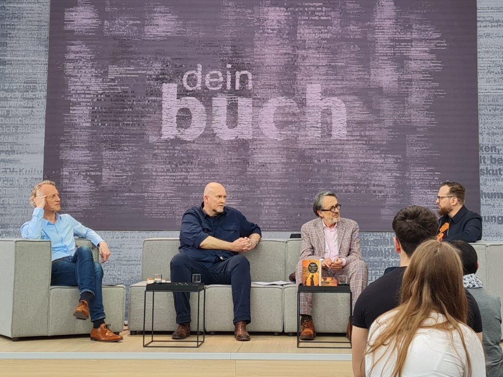 Podiumsdiskussion auf der Leipziger Buchmesse mit Markus Dömer, Matthias Göritz und Tobias Wüstefeld, moderiert von Gert Scobel